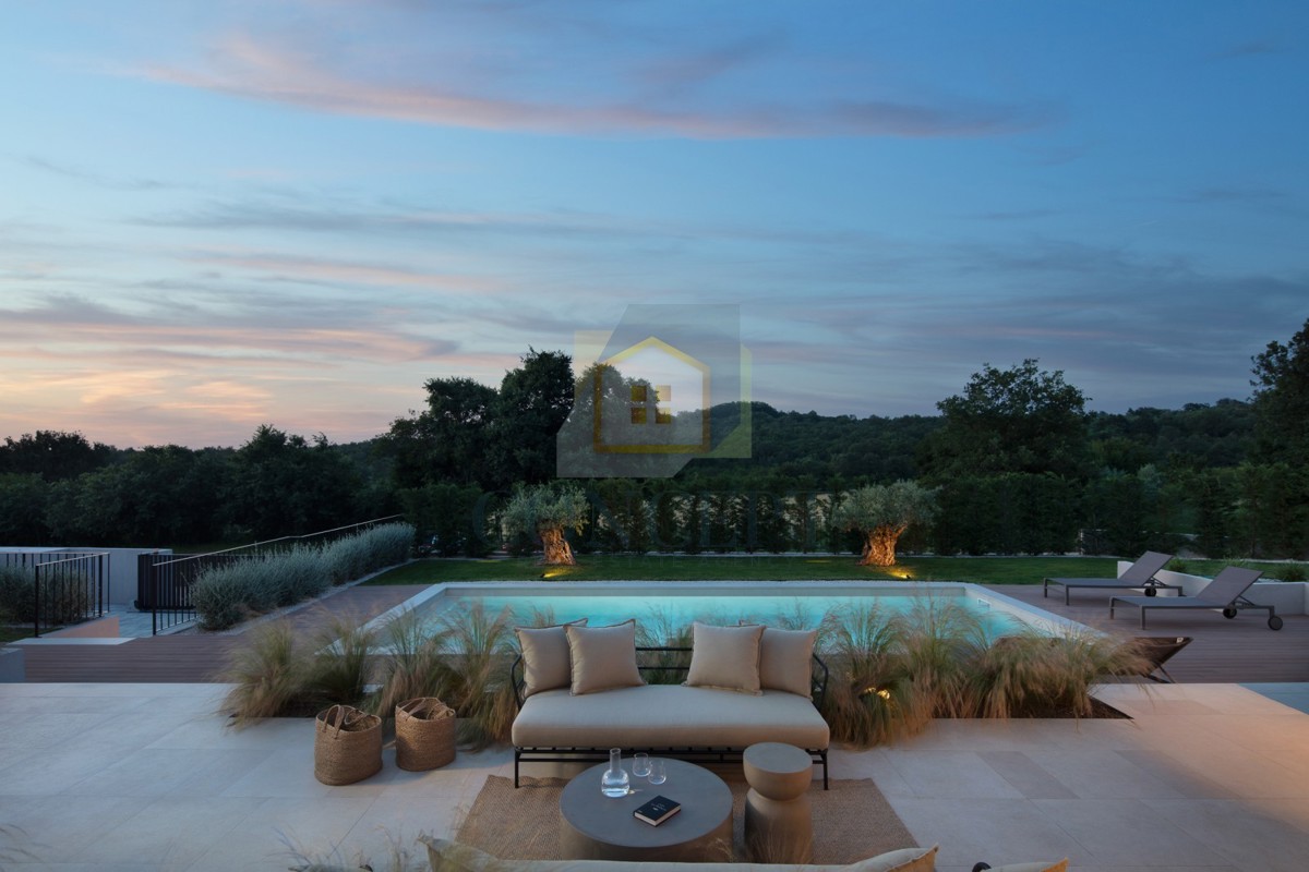 Poreč, Vrsar, okolica, Samostoječa luksuzna vila na mirni lokaciji, 10 km od morja