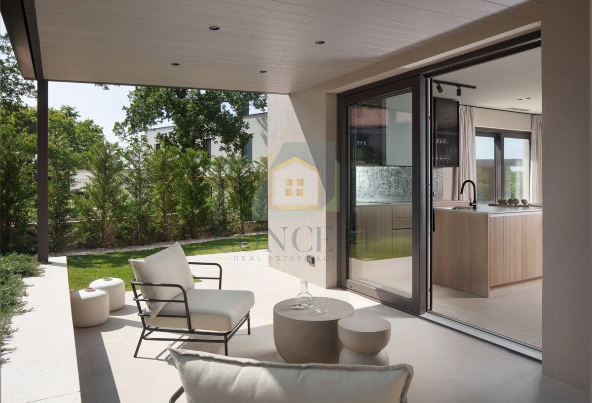 Poreč, Vrsar, okolica, Samostoječa luksuzna vila na mirni lokaciji, 10 km od morja