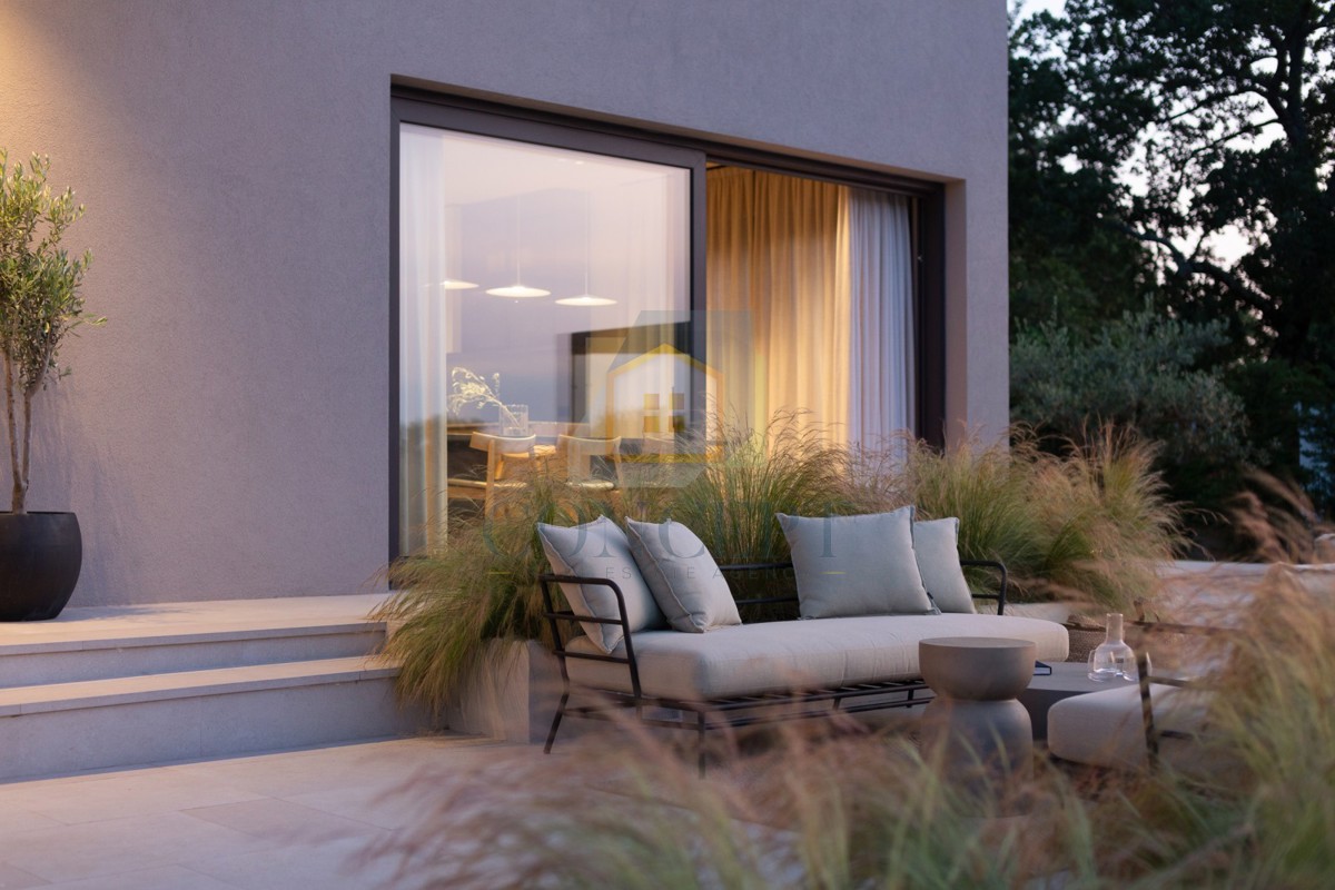 Poreč, Vrsar, okolica, Samostoječa luksuzna vila na mirni lokaciji, 10 km od morja