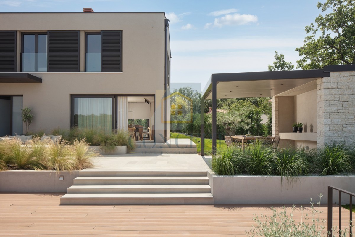 Poreč, Vrsar, okolica, Samostoječa luksuzna vila na mirni lokaciji, 10 km od morja