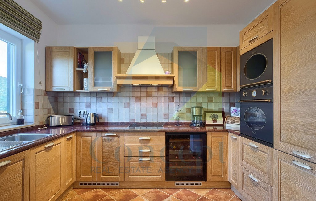 Poreč, okolica, luksuzna vila s bazenom in čudovitim dvoriščem 5 km od morja