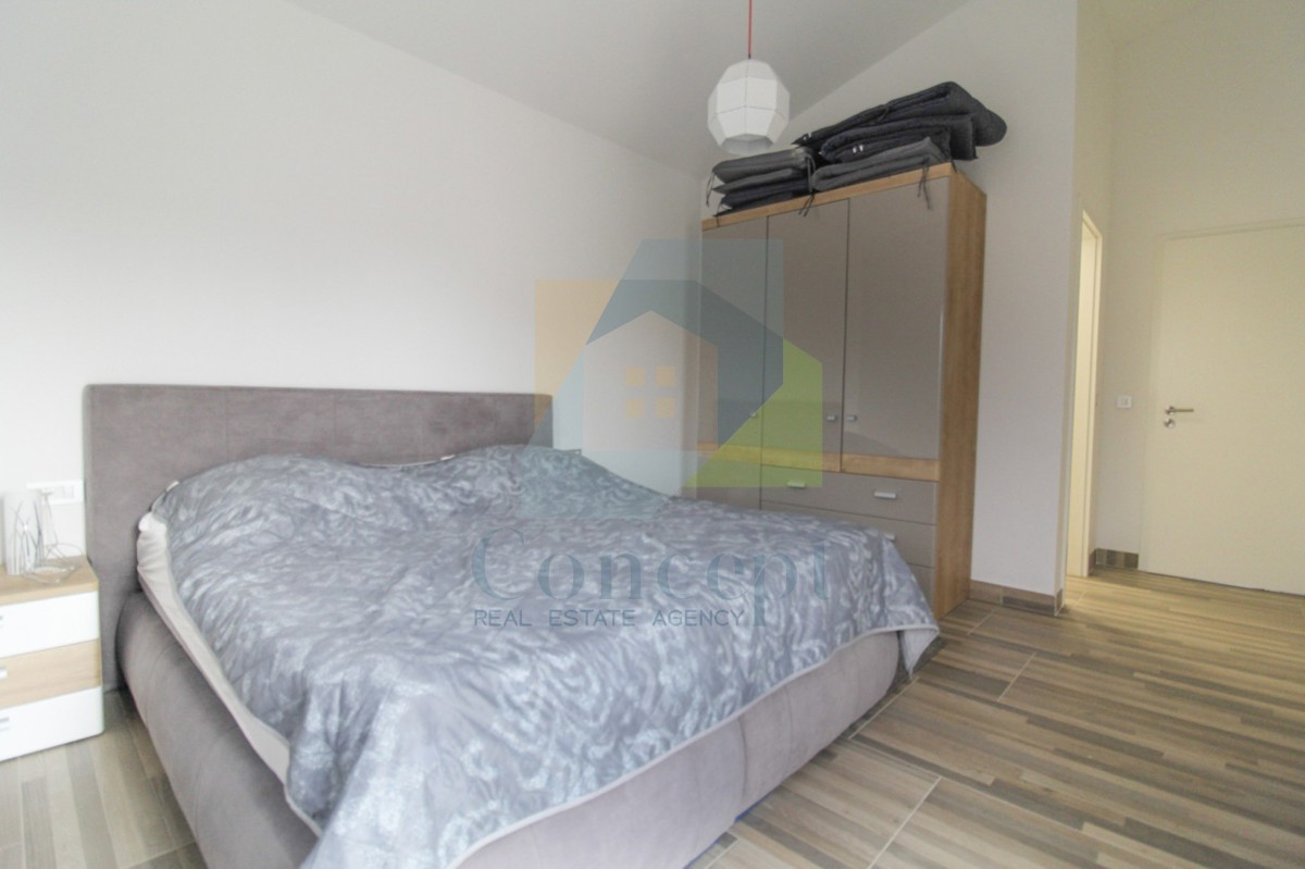 Poreč, okolica, Hiša s tremi spalnicami in bazenom na mirni lokaciji 11 km od morja