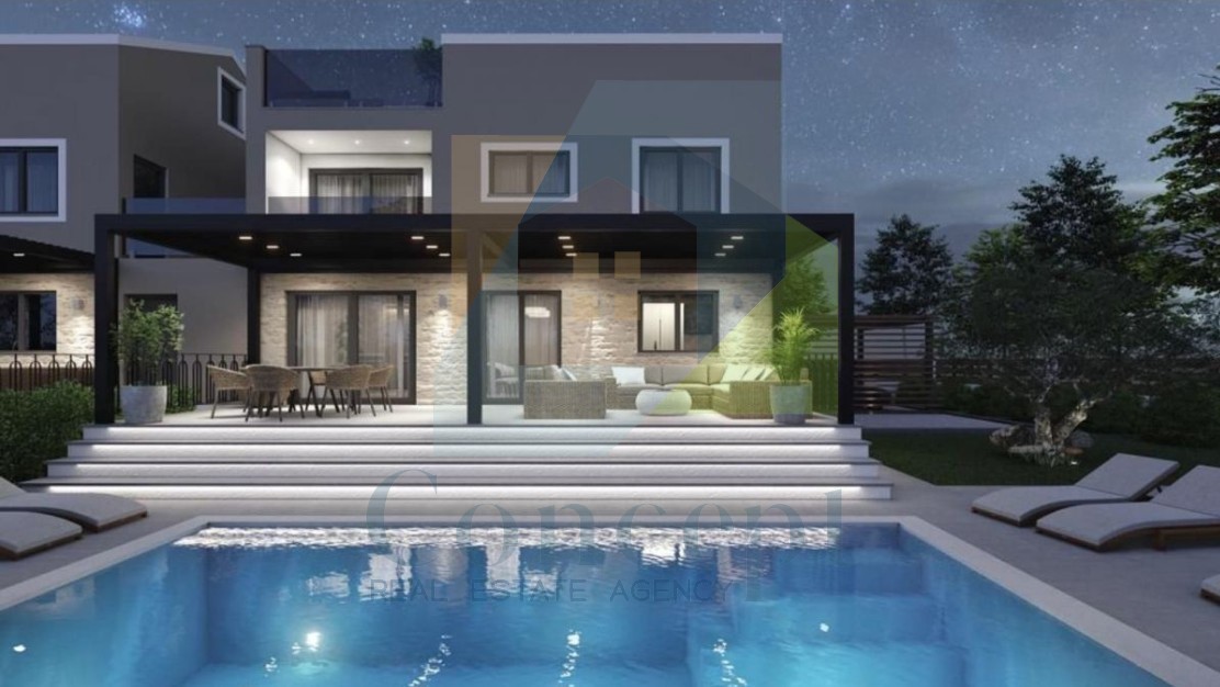 Poreč, okolica, Hiša na koncu niza s bazenom na mirni lokaciji 11 km od morja