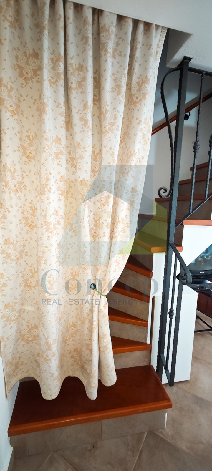 Poreč, okolica, Kamena hiša z obsežno okolico in pogledom na morje, 5 km od morja