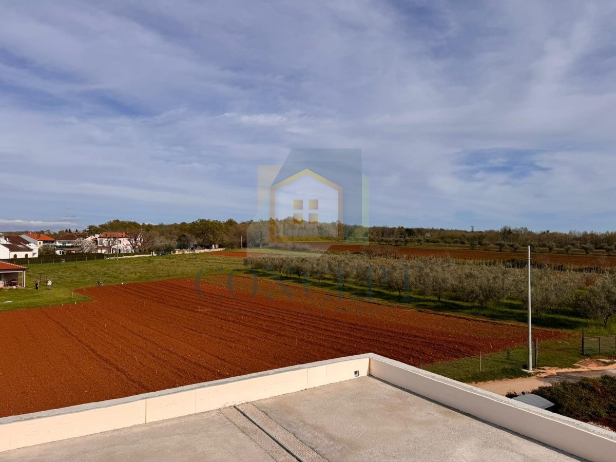 Poreč, uža okolica, samostojna luksuzna vila s bazenom i krovno teraso, 2 km od morja