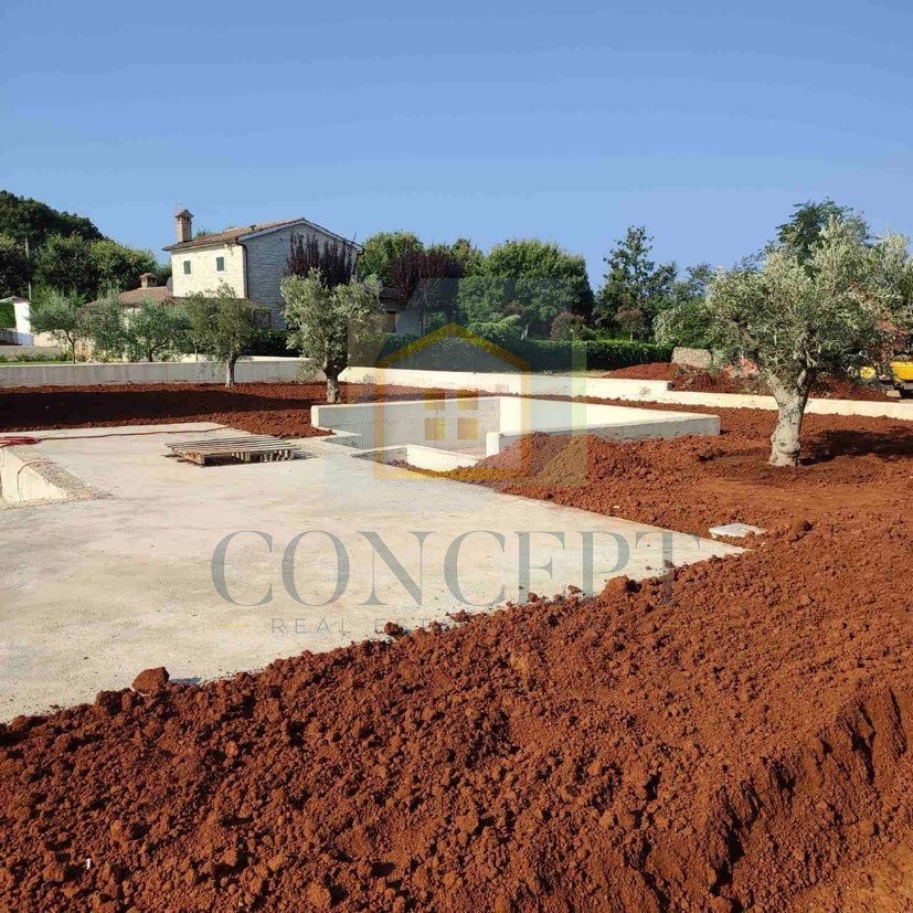 Poreč, okolica, Moderna vila s bazenom na robu vasi, 17 km od morja