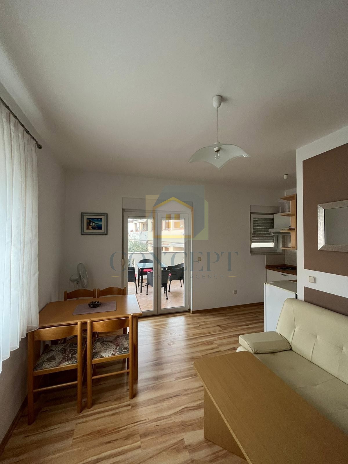 Poreč, okolica, Apartmajska hiša na odlični lokaciji, 800 m od morja