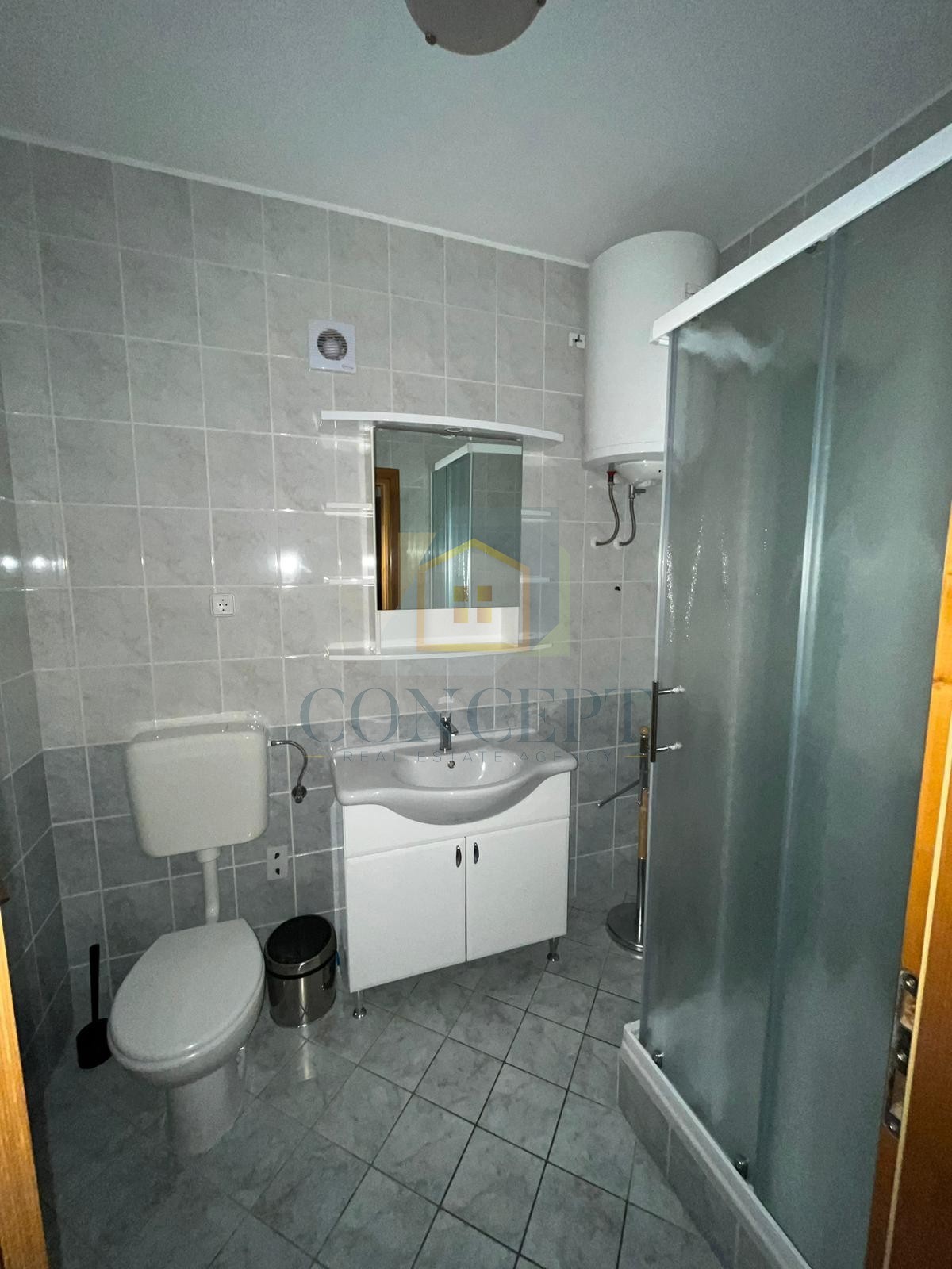 Poreč, okolica, Apartmajska hiša na odlični lokaciji, 800 m od morja