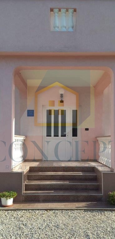 Poreč, okolica, Apartmajska hiša na odlični lokaciji, 800 m od morja