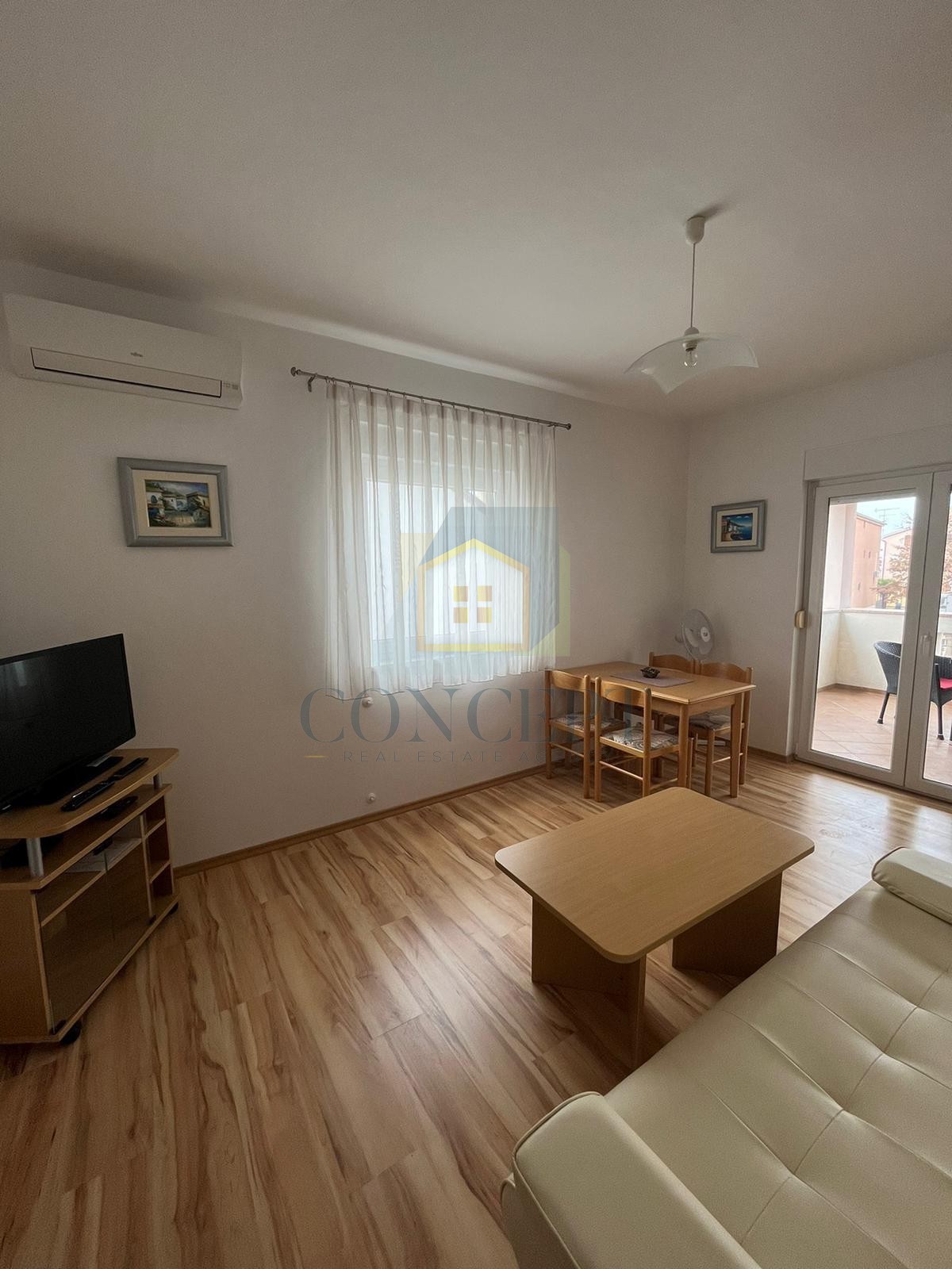 Poreč, okolica, Apartmajska hiša na odlični lokaciji, 800 m od morja