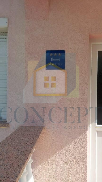 Poreč, okolica, Apartmajska hiša na odlični lokaciji, 800 m od morja