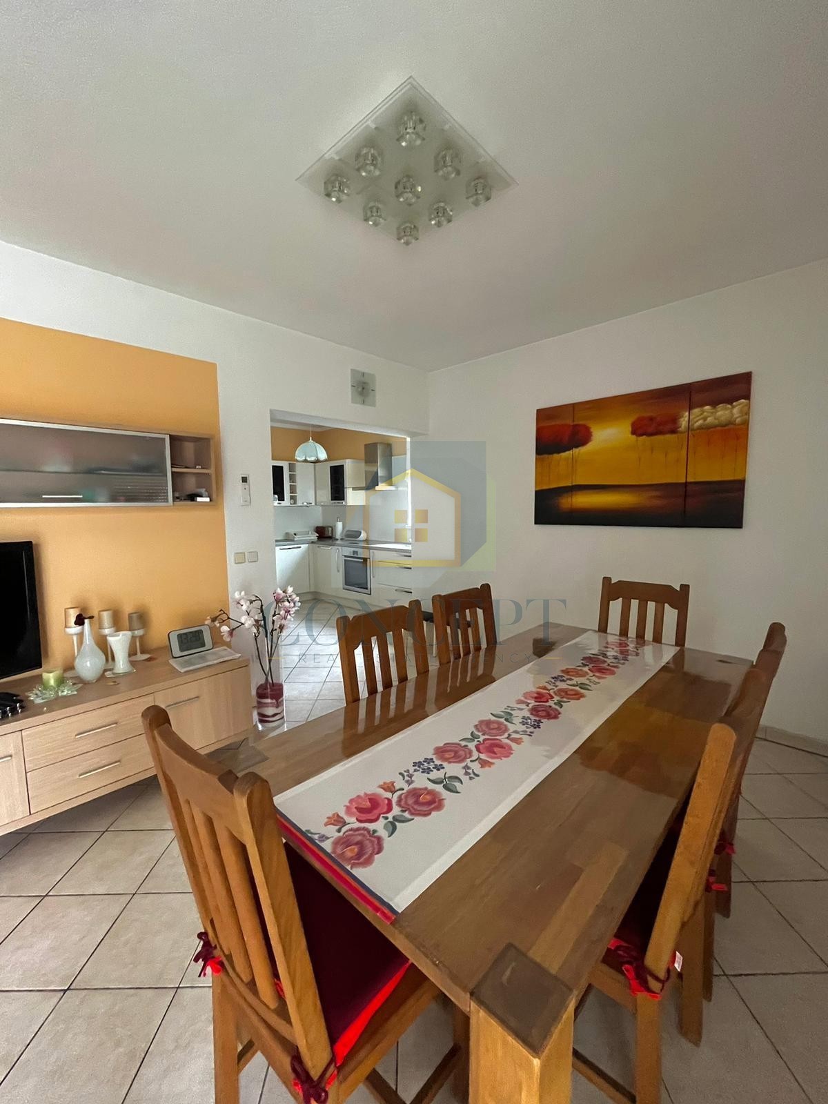 Poreč, okolica, Apartmajska hiša na odlični lokaciji, 800 m od morja