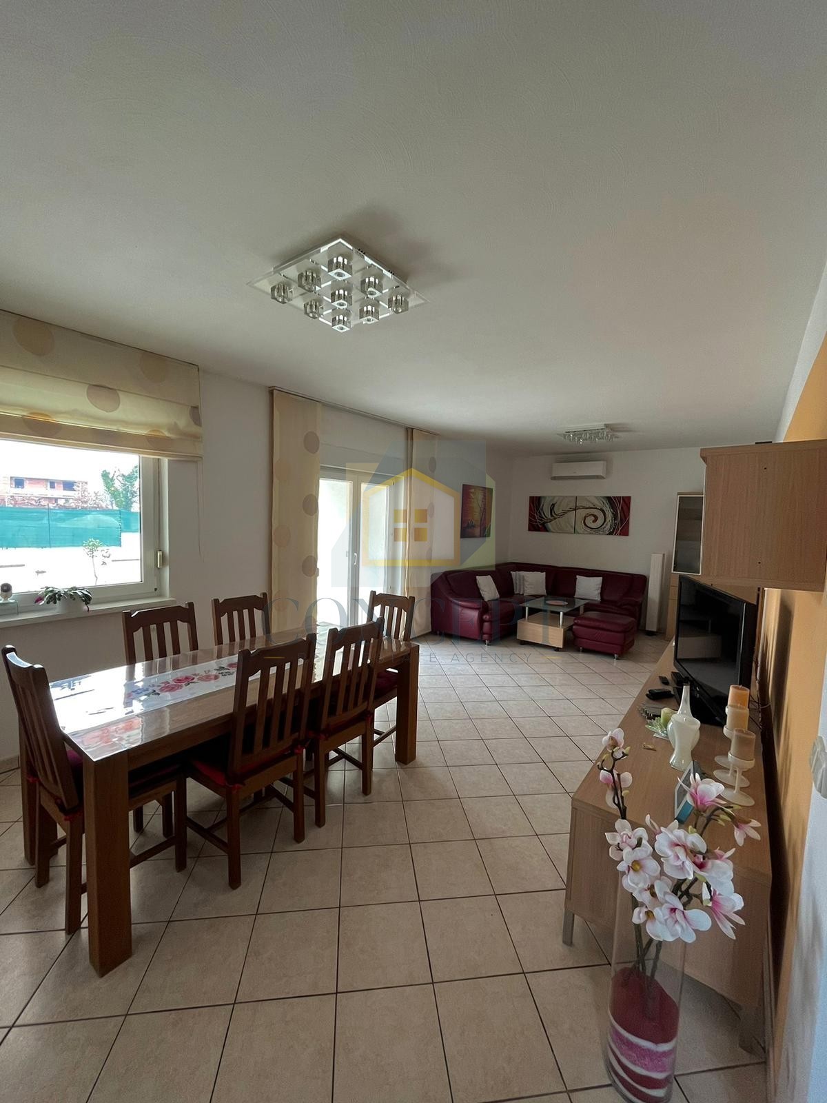 Poreč, okolica, Apartmajska hiša na odlični lokaciji, 800 m od morja