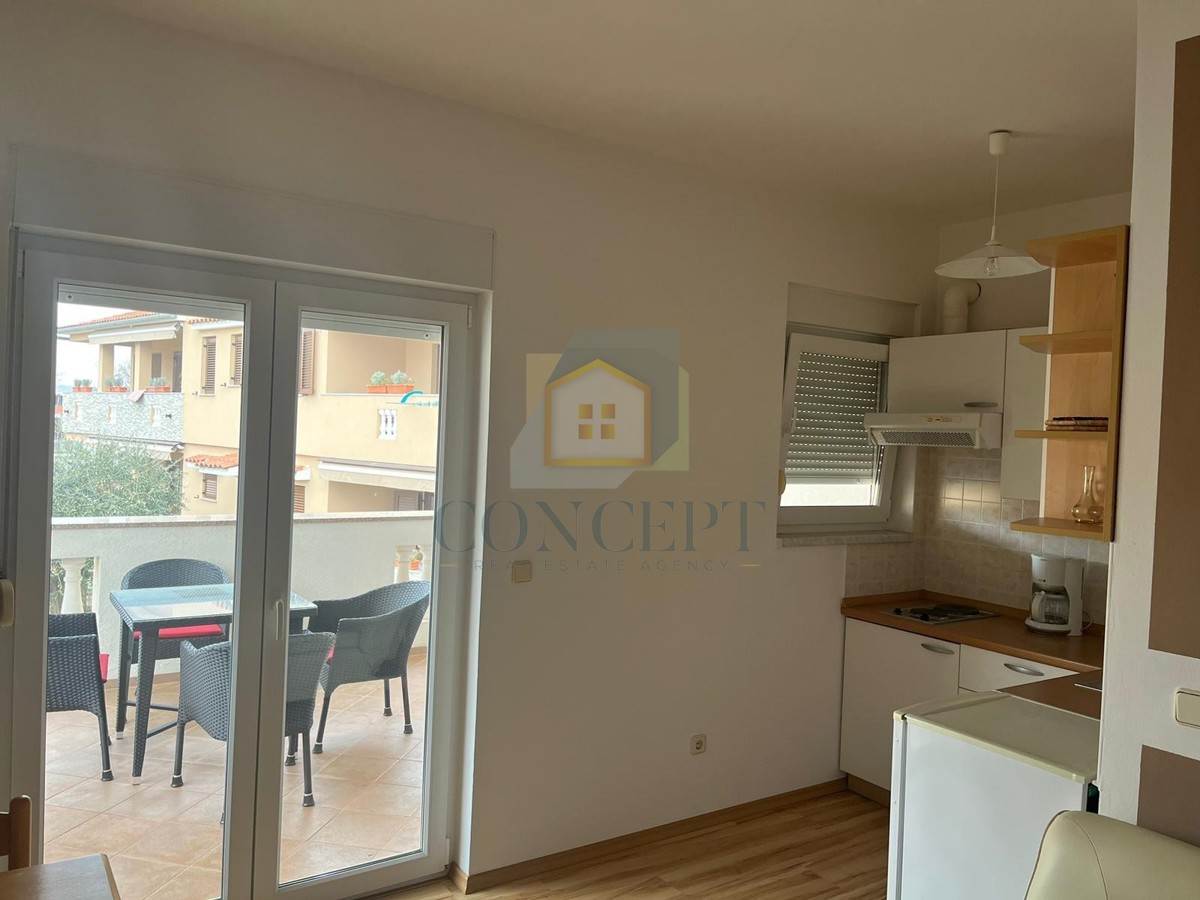 Poreč, okolica, Apartmajska hiša na odlični lokaciji, 800 m od morja