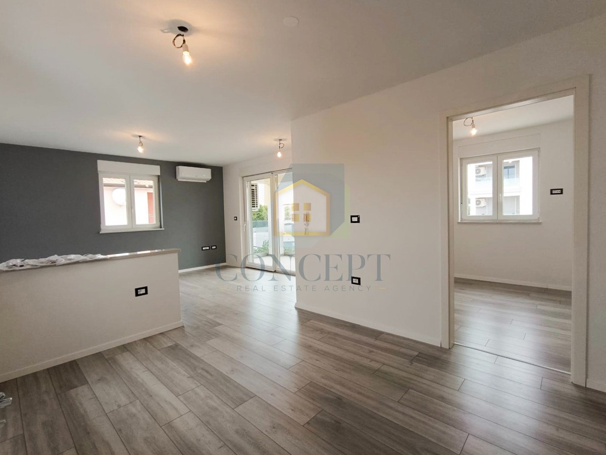 Poreč, okolica, Stan na 1. nadstropju s 2 spalnici, 7 km od morja