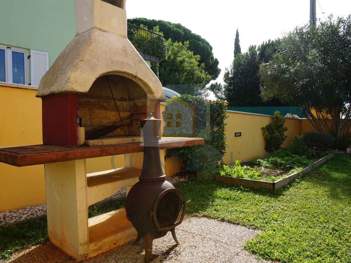 Poreč, okolica, družinska hiša s bazenom in pogledom na morje, 12 km od morja