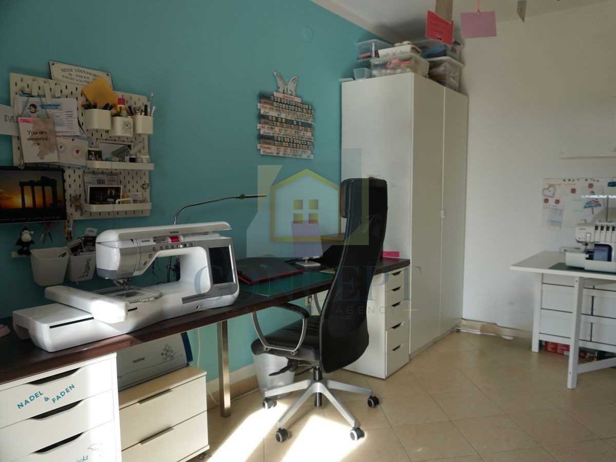 Poreč, okolica, družinska hiša s bazenom in pogledom na morje, 12 km od morja