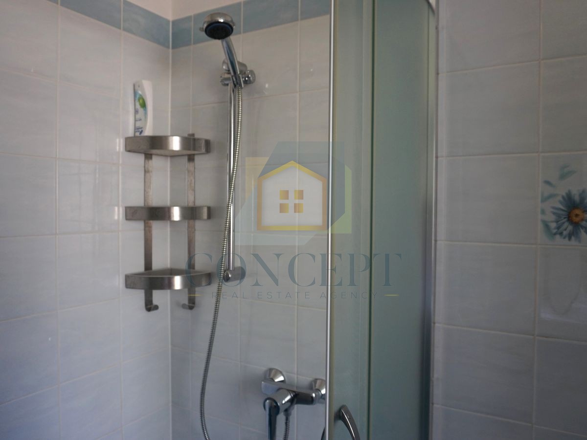 Poreč, okolica, družinska hiša s bazenom in pogledom na morje, 12 km od morja