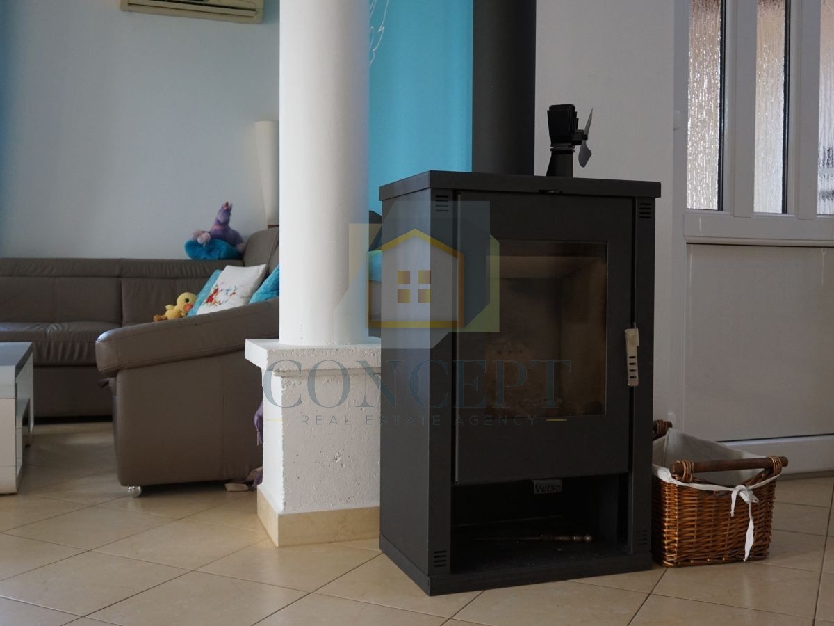 Poreč, okolica, družinska hiša s bazenom in pogledom na morje, 12 km od morja