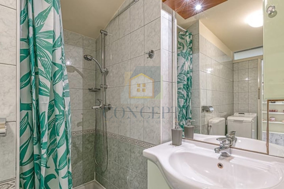 Poreč, center, Stan z eno spalnico, 1. vrsta do morja