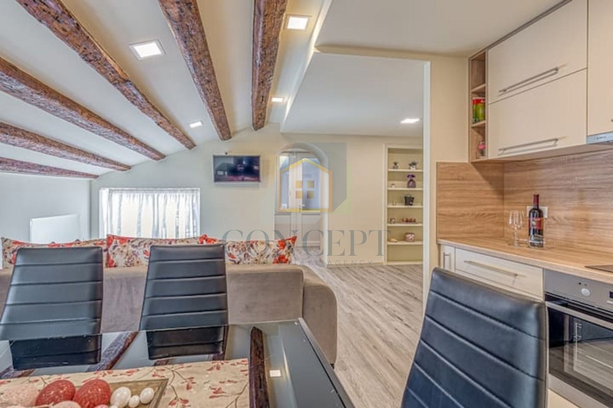 Poreč, center, Stan z eno spalnico, 1. vrsta do morja