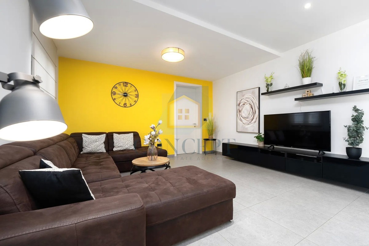 Moderna vila v Poreču s pogledom na morje!