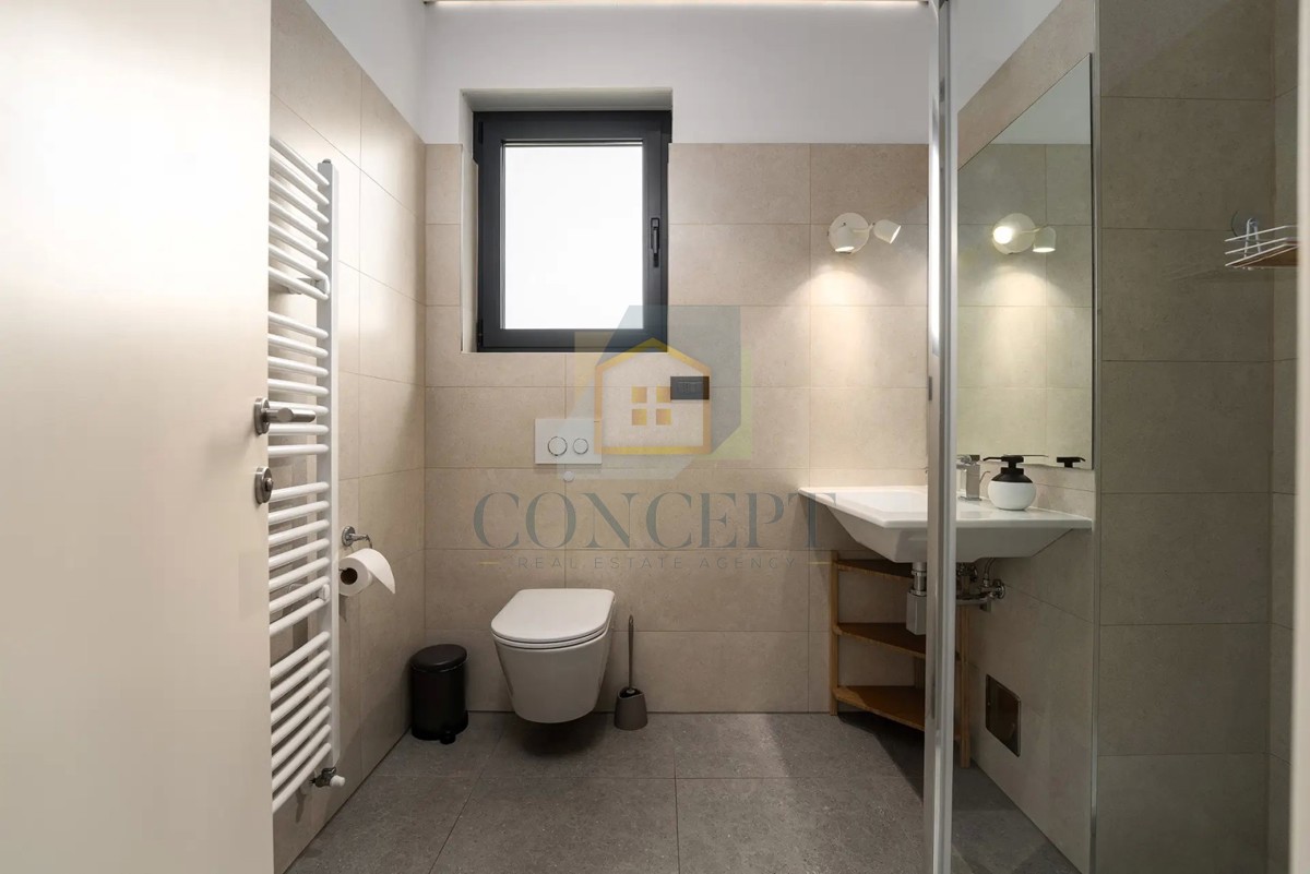 Moderna vila v Poreču s pogledom na morje!