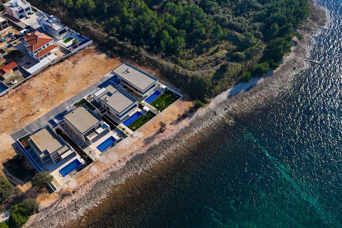 Vile ob morju v ekskluzivnem mini resortu blizu Zadra