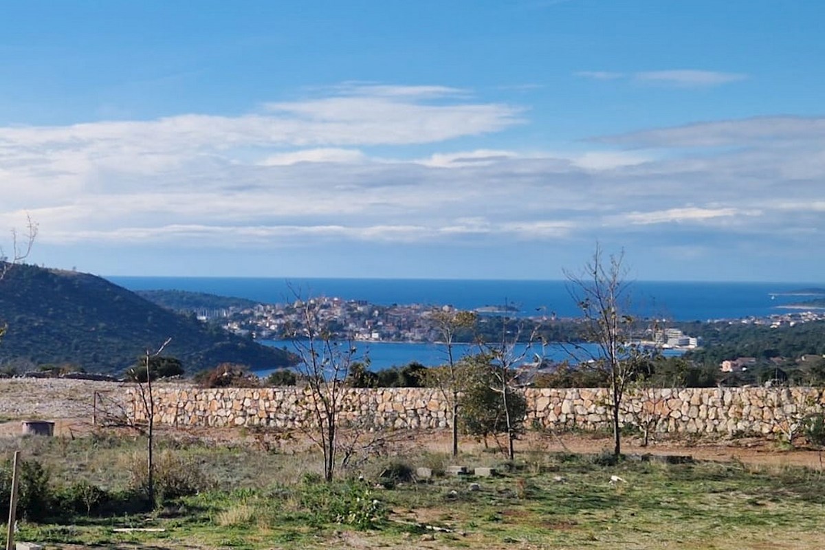 Edinstvena rezidenca s panoramskim pogledom na morje v bližini Rogoznice