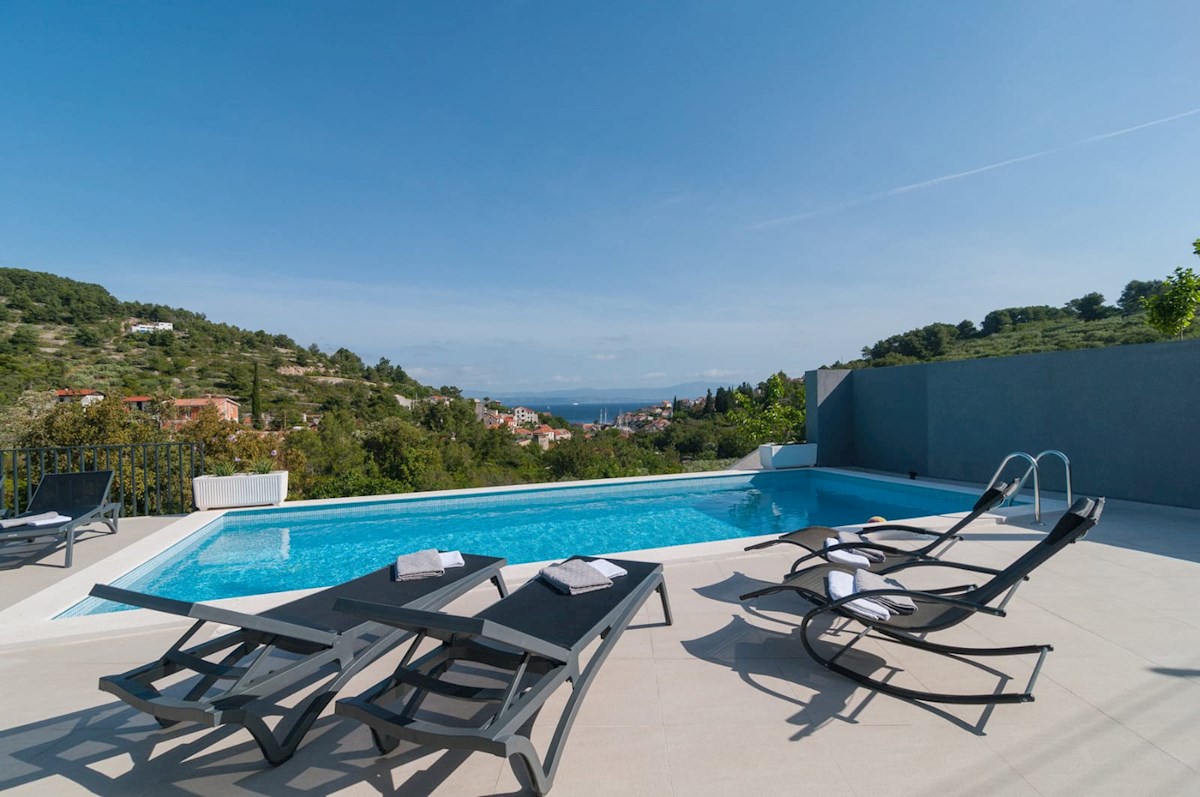 Moderna vila s čudovitim pogledom na morje