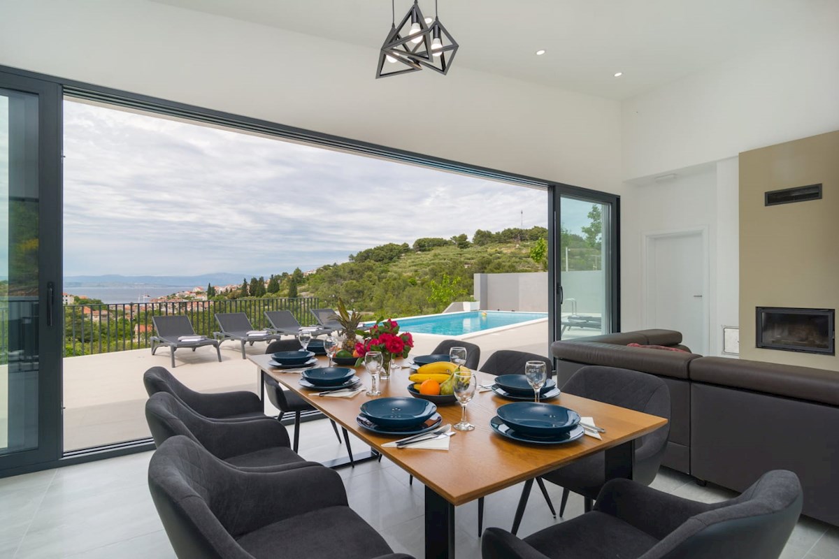 Moderna vila s čudovitim pogledom na morje