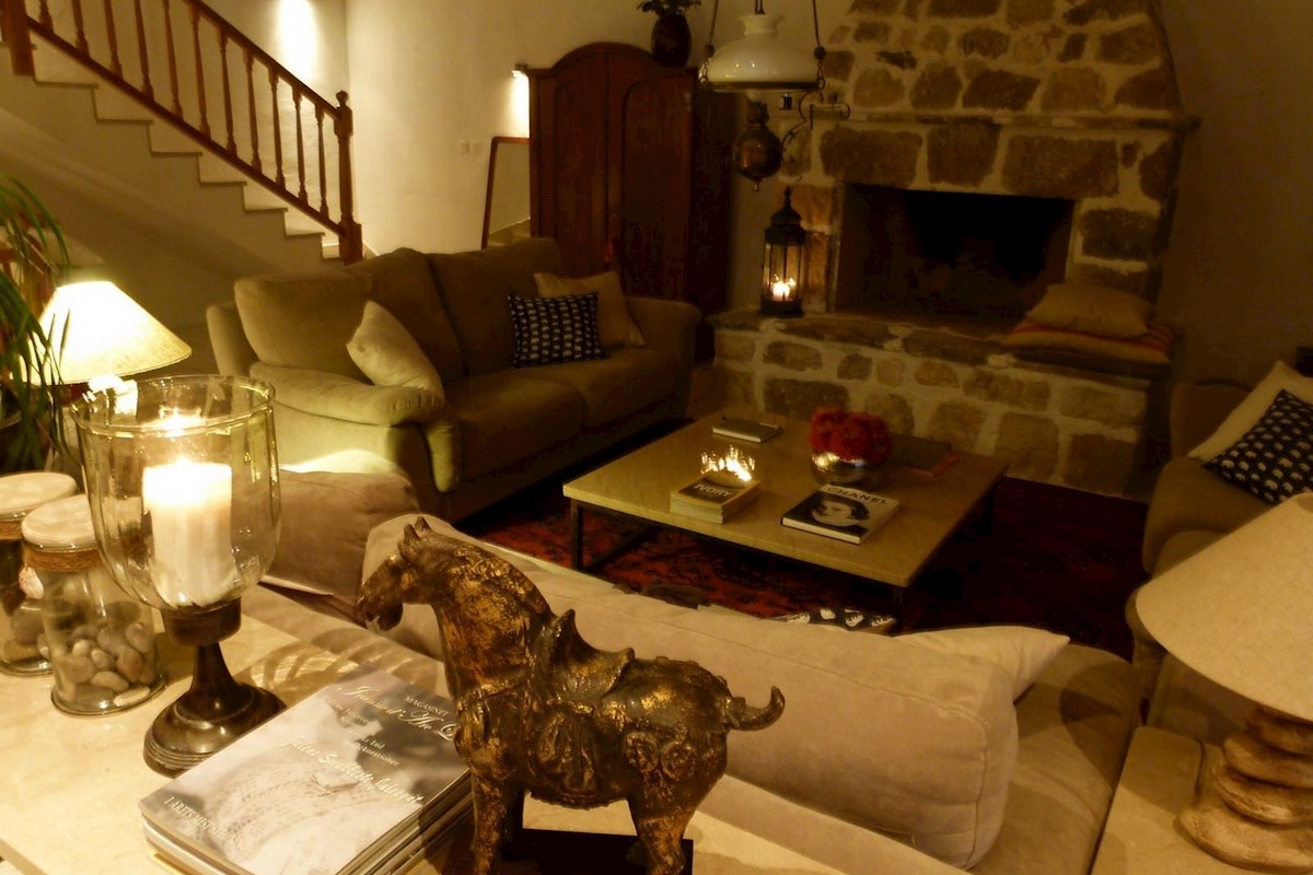 Ekskluzivna kamnita vila ob morju, Vinišće