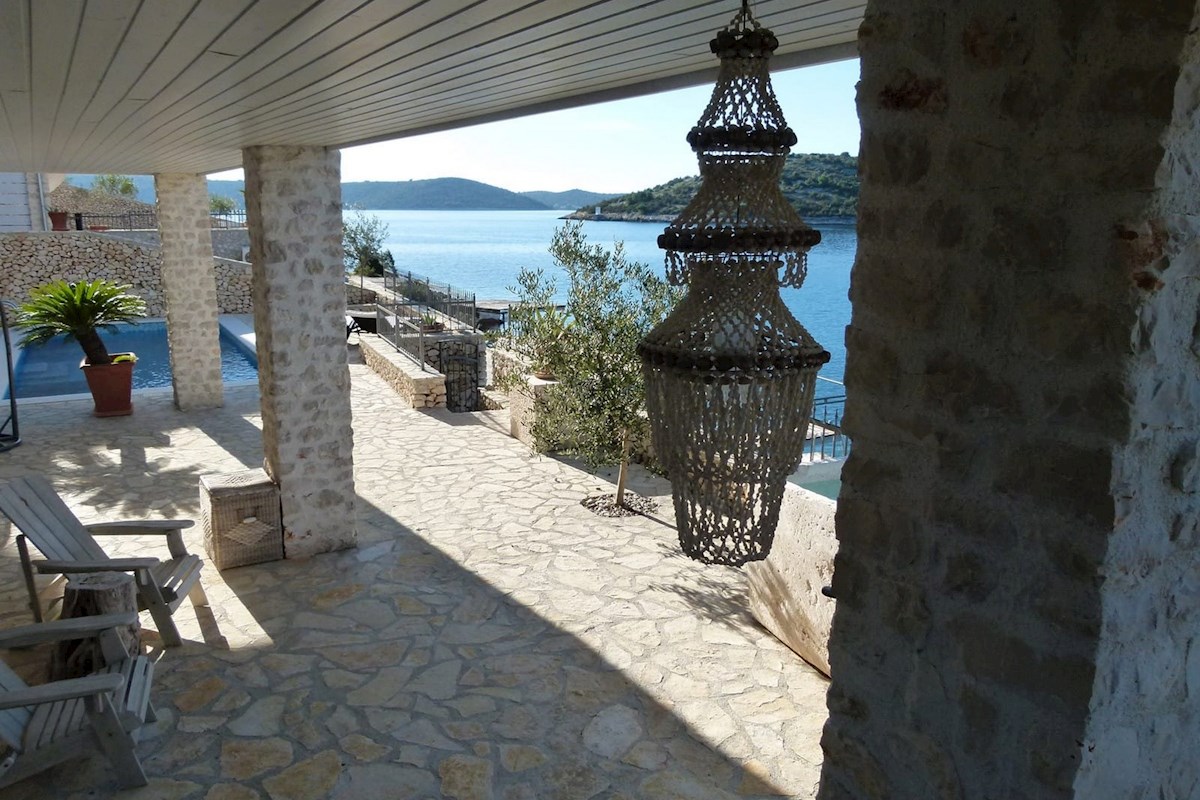 Ekskluzivna kamnita vila ob morju, Vinišće