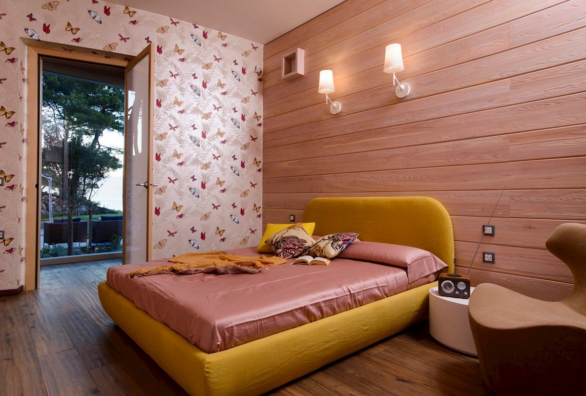 Luksuzna vila ob morju z bazenom in mediteranskim vrtom