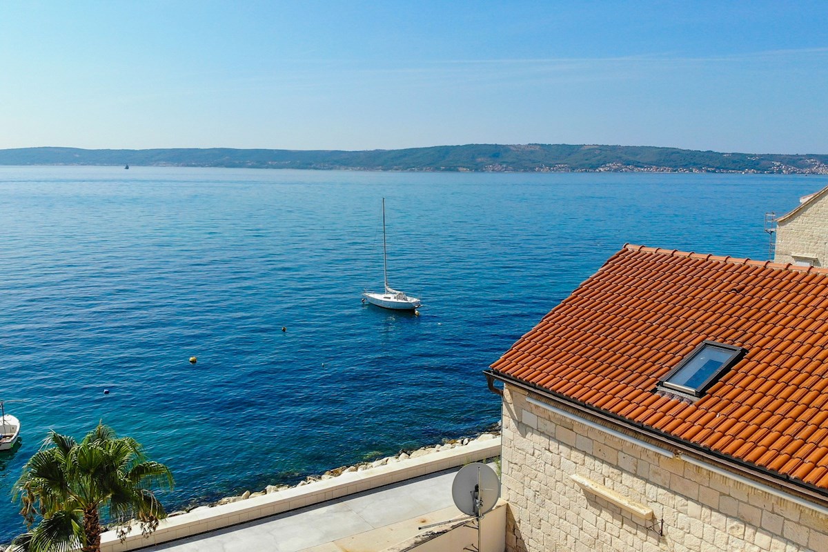 Castelmare Residence - zgodovinska nepremičnina ob morju za prenovo