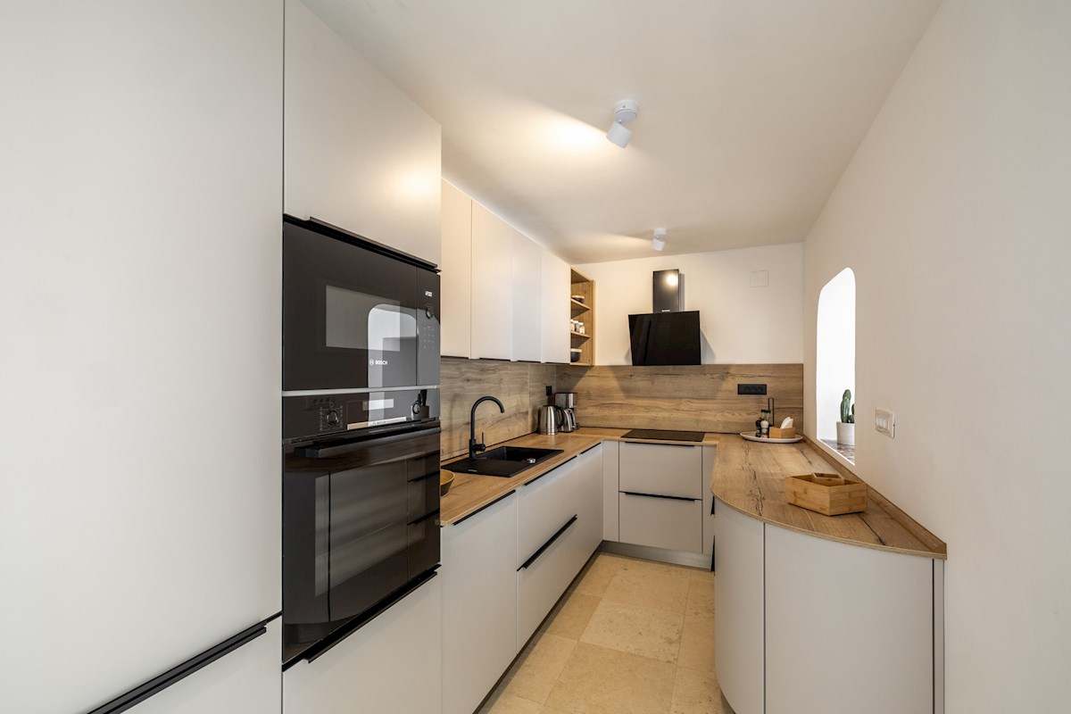 Apartmajska hiša, 1. vrsta do morja, Vinišće