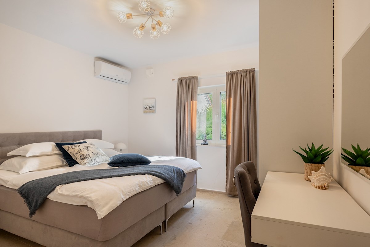 Apartmajska hiša, 1. vrsta do morja, Vinišće
