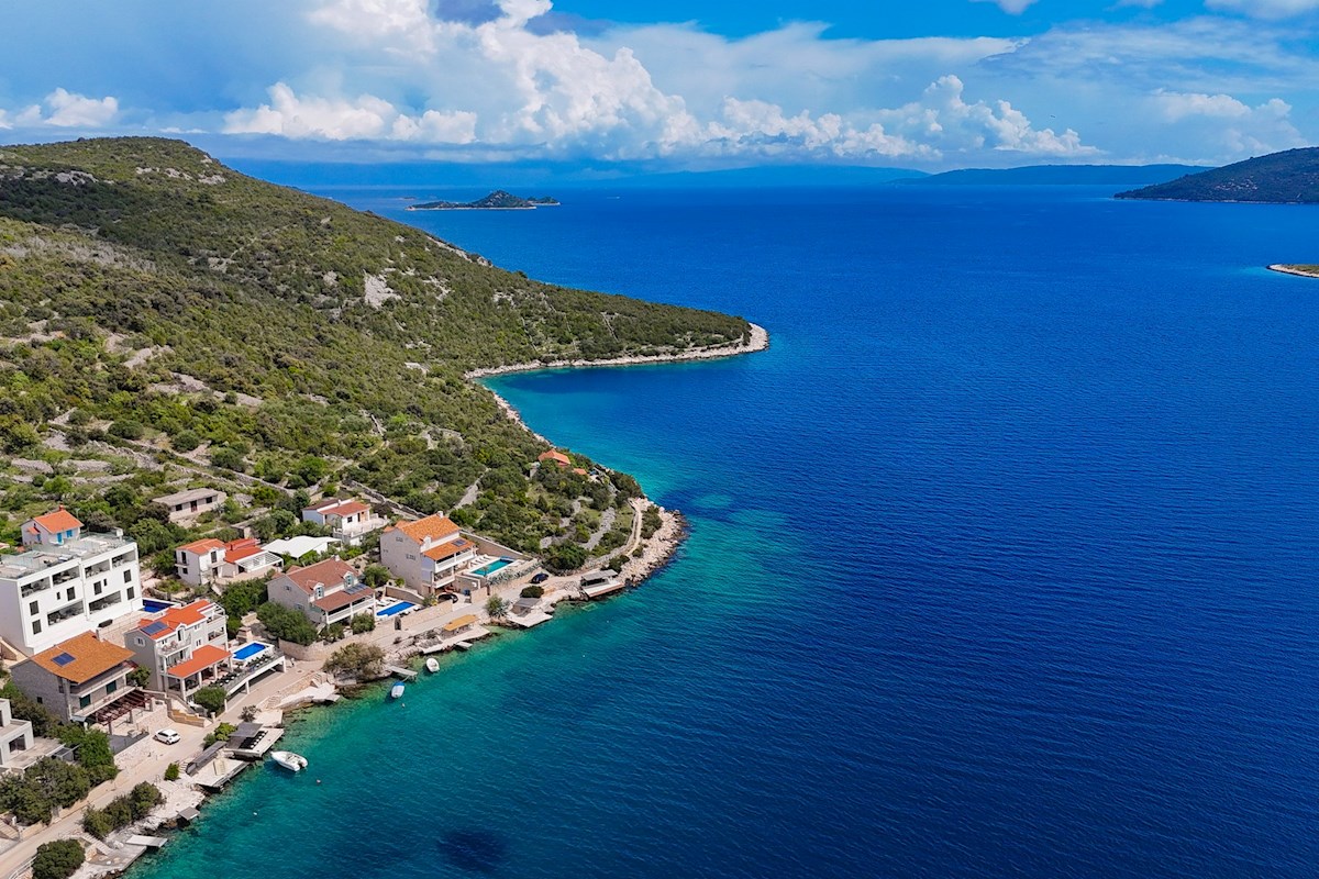 Apartmajska hiša, 1. vrsta do morja, Vinišće