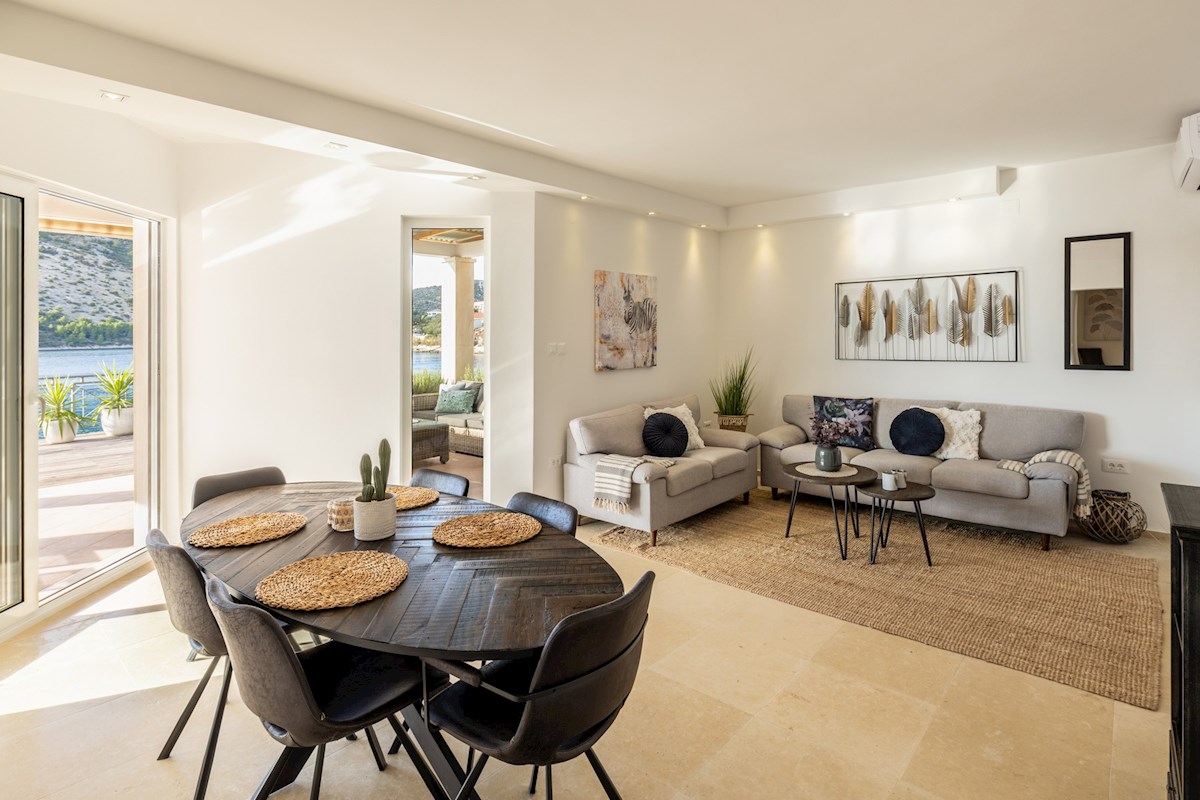 Apartmajska hiša, 1. vrsta do morja, Vinišće
