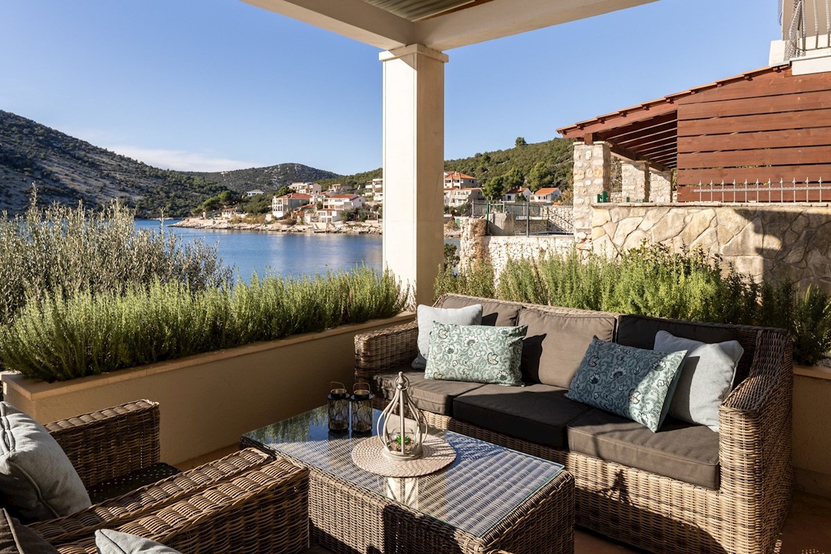Apartmajska hiša, 1. vrsta do morja, Vinišće