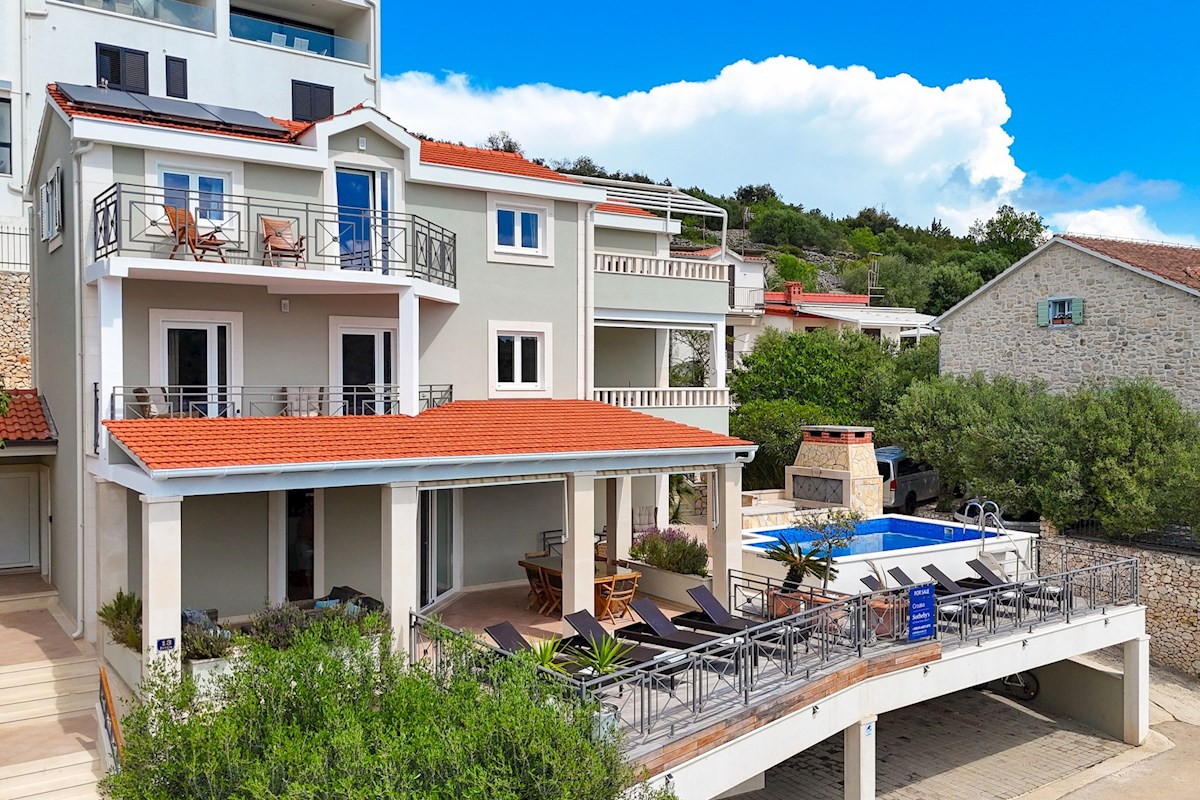 Apartmajska hiša, 1. vrsta do morja, Vinišće
