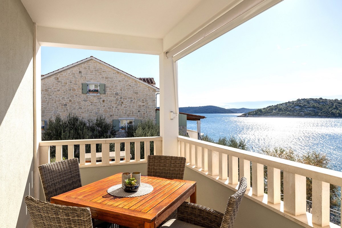 Apartmajska hiša, 1. vrsta do morja, Vinišće