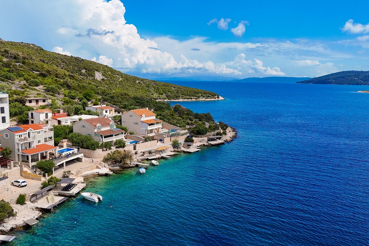 Apartmajska hiša, 1. vrsta do morja, Vinišće