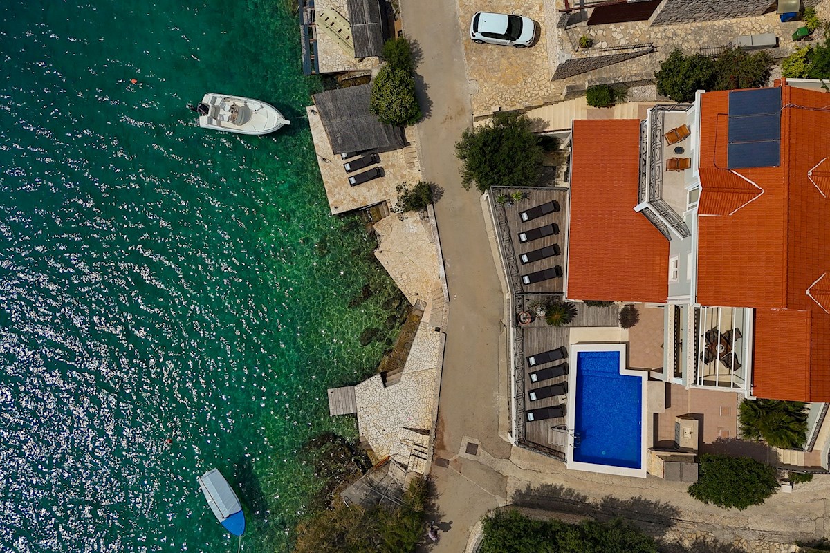 Apartmajska hiša, 1. vrsta do morja, Vinišće