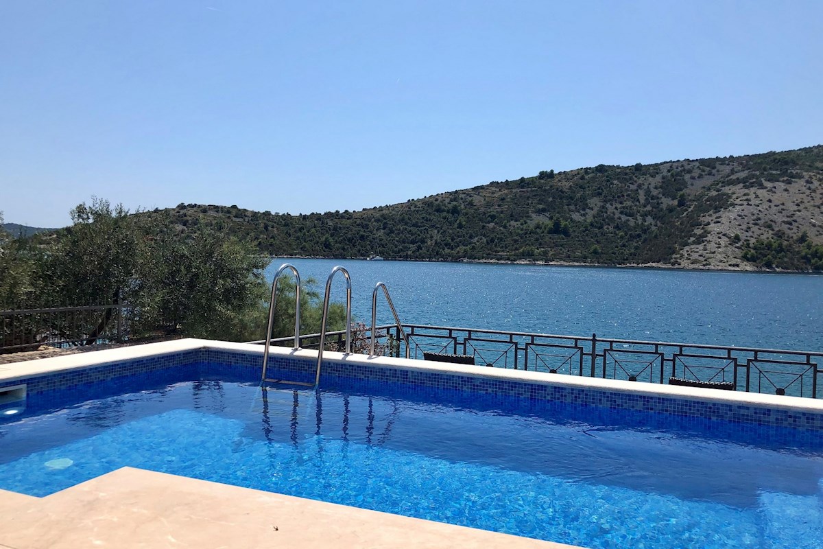 Apartmajska hiša, 1. vrsta do morja, Vinišće