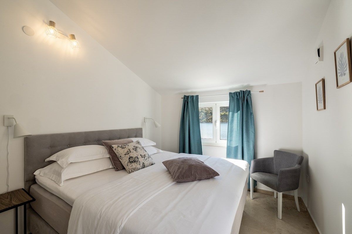 Apartmajska hiša, 1. vrsta do morja, Vinišće