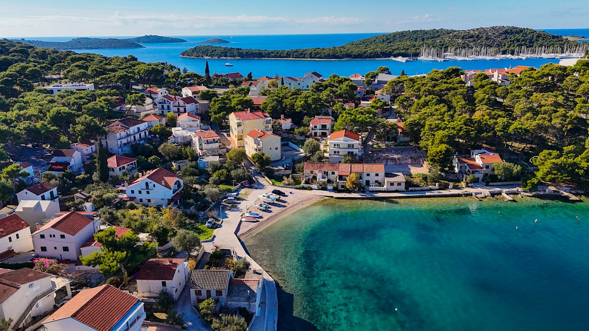 Apartmajska hiša, Rogoznica