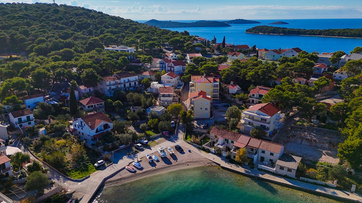 Apartmajska hiša, Rogoznica