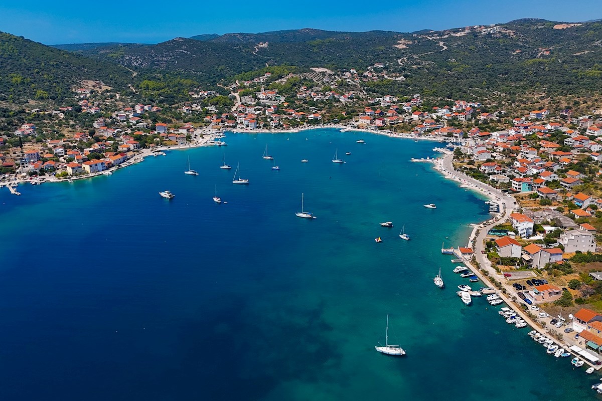 Stavbno zemljišče ob morju, 400m2, Vinišće