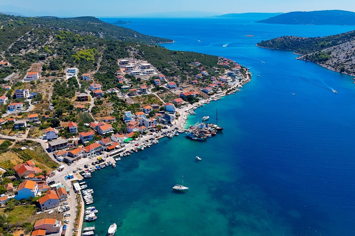 Stavbno zemljišče ob morju, 400m2, Vinišće